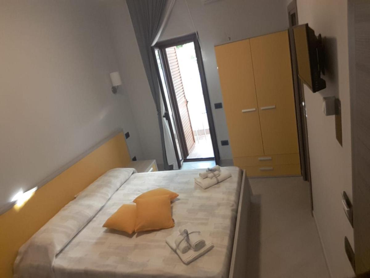 Affittacamere Borgata Marina Roseto Capo Spulico Exteriér fotografie