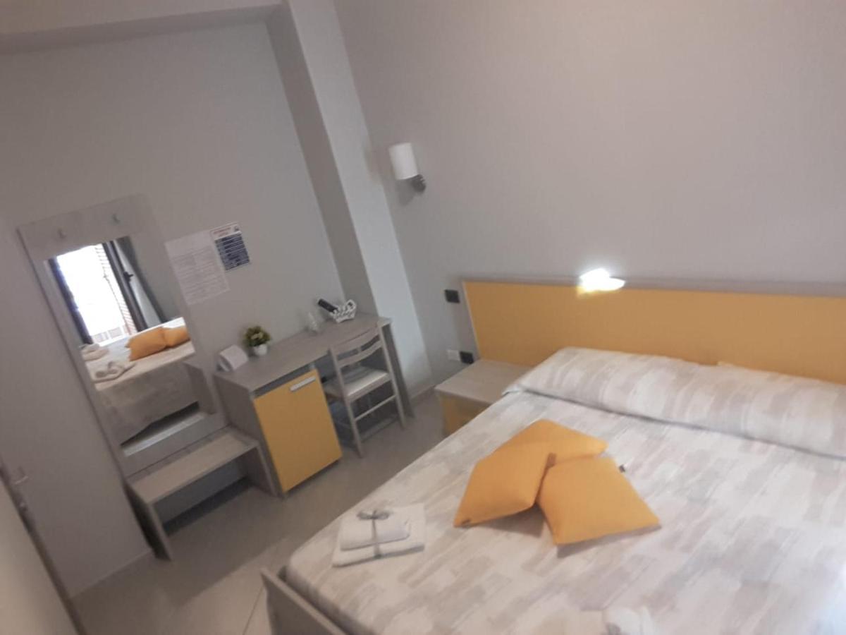 Affittacamere Borgata Marina Roseto Capo Spulico Exteriér fotografie